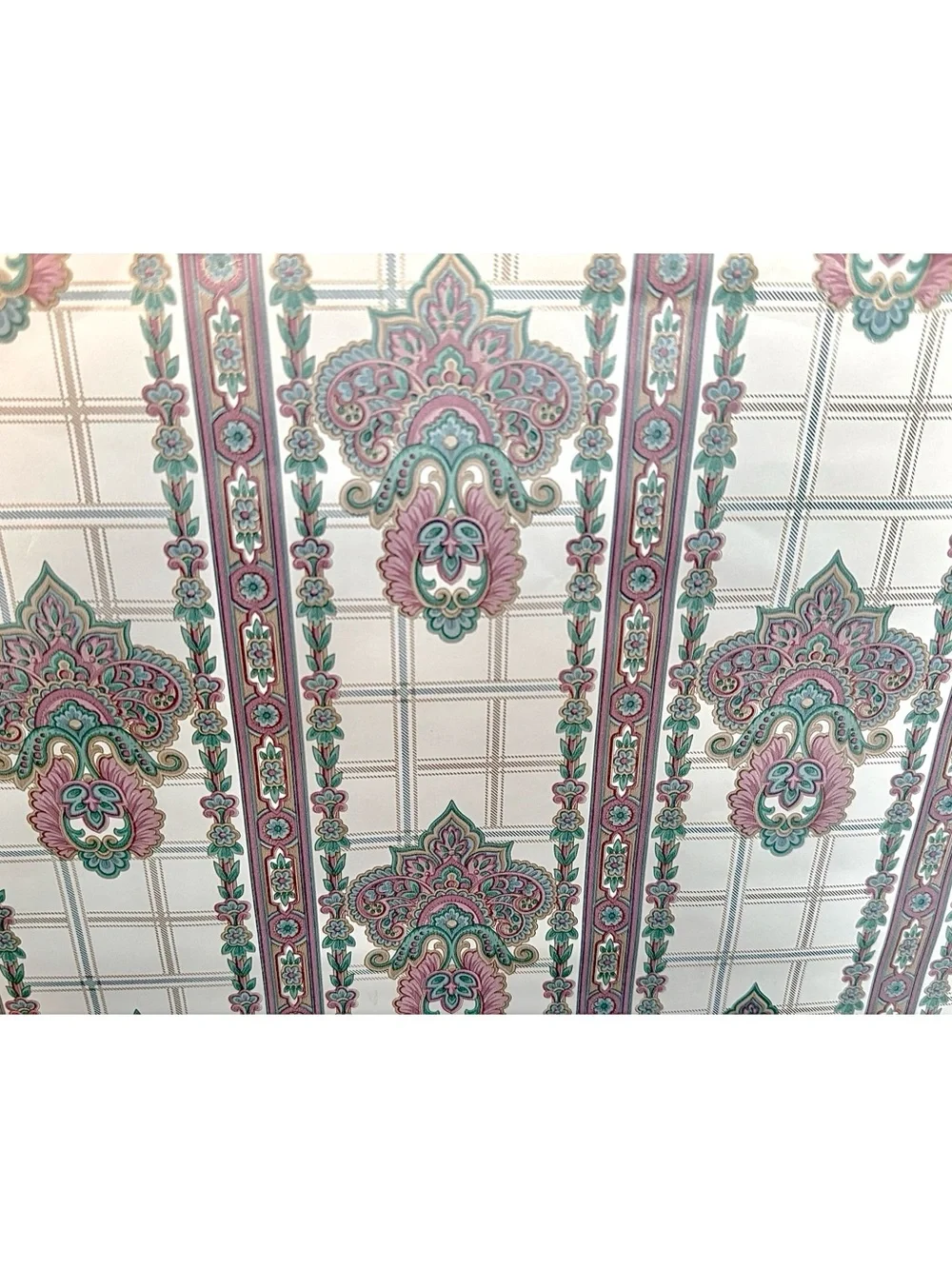 Vintage Wallpaper Remnant Floral Pattern Croquette Cottage Floral Retro Paisley